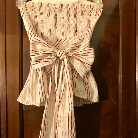 Guess Top, size small. - Picture 2 of 4